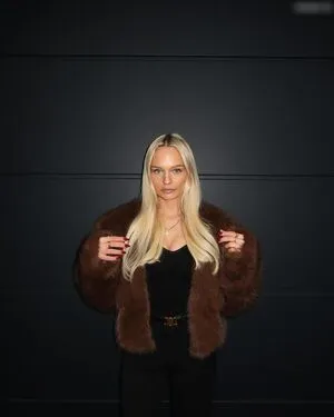 Linda Gleiber OnlyFans Leaked Free Thumbnail Picture - #UFnLySF3l7