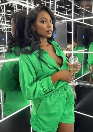 Linda Nobat OnlyFans Leaked Free Thumbnail Picture - #P7YNIlKJIP