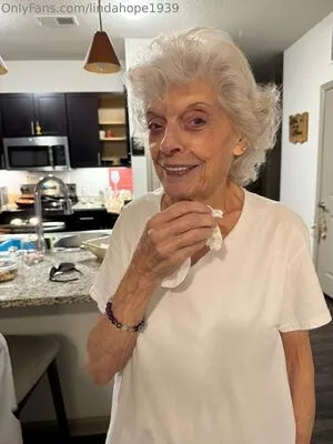 Lindahope1939 OnlyFans Leaked Free Thumbnail Picture - #3ZCOyzfB9l