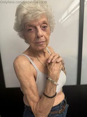 Lindahope1939 OnlyFans Leaked Free Thumbnail Picture - #3d7xGCqtmY