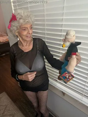 Lindahope1939 OnlyFans Leaked Free Thumbnail Picture - #5Jz78zIB5T