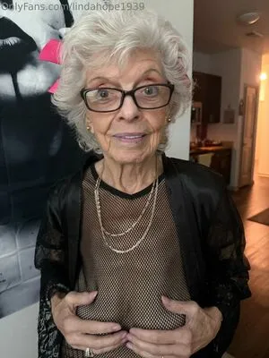 Lindahope1939 OnlyFans Leaked Free Thumbnail Picture - #LC8BSO85o5