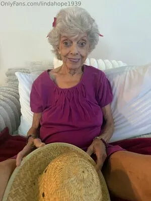 Lindahope1939 OnlyFans Leaked Free Thumbnail Picture - #LTC4aidLAQ