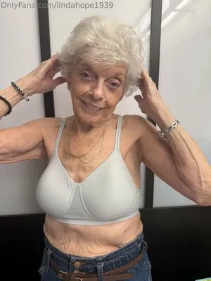 Lindahope1939 OnlyFans Leaked Free Thumbnail Picture - #xhd3RBHL87