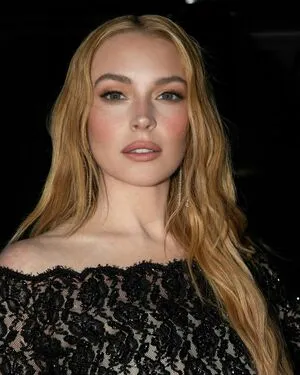 Lindsay Lohan OnlyFans Leaked Free Thumbnail Picture - #I8l2csmm7u