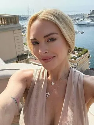 Lindsay Lohan OnlyFans Leaked Free Thumbnail Picture - #TII8ERESiE