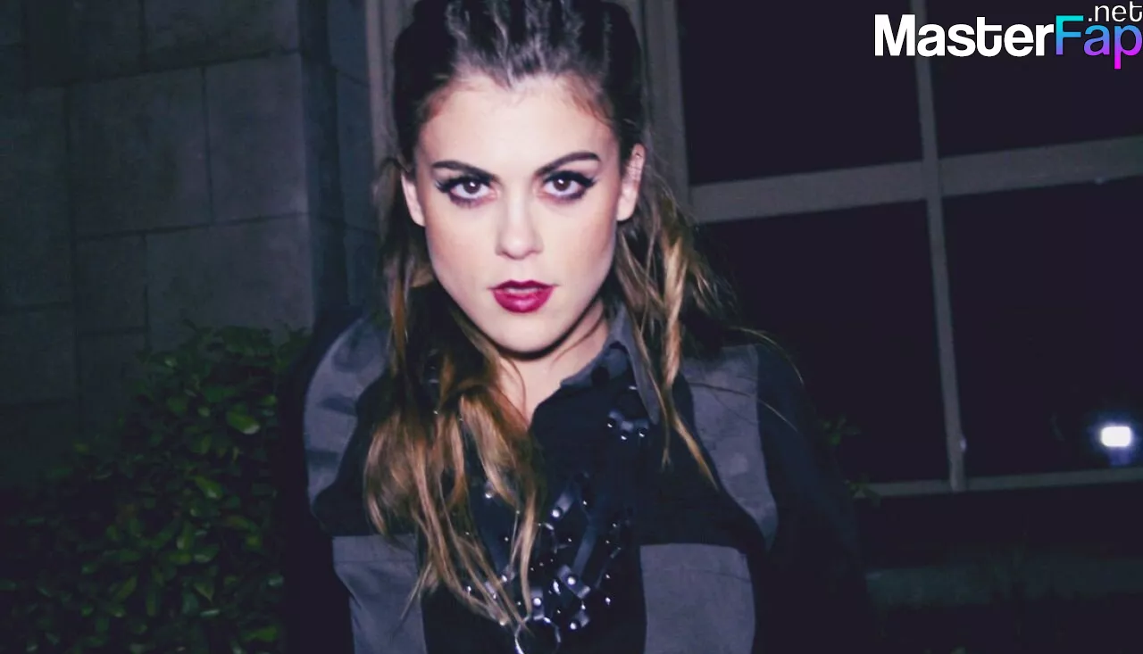 Lindsey Shaw Nude Onlyfans Leak Picture Emwrzsaj6b