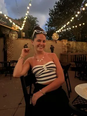 Lindsey Shields OnlyFans Leaked Free Thumbnail Picture - #SLUTjjNUlf