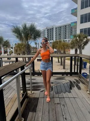 Lindsey Shields OnlyFans Leaked Free Thumbnail Picture - #yXxhPmJDmg