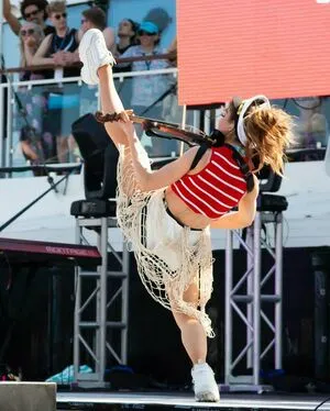 Lindsey Stirling OnlyFans Leaked Free Thumbnail Picture - #5VjrdGZk3y