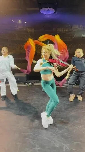Lindsey Stirling OnlyFans Leaked Free Thumbnail Picture - #XObzUzCz2w