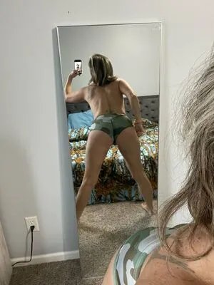 Lindzeee Lee OnlyFans Leaked Free Thumbnail Picture - #ENLXYU1K52