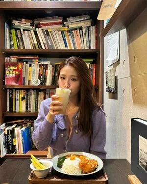 Ling 00 Ee OnlyFans Leaked Free Thumbnail Picture - #8NP9Q8KHWK