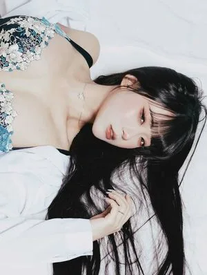 Ling Chen OnlyFans Leaked Free Thumbnail Picture - #AYdcOe02y6