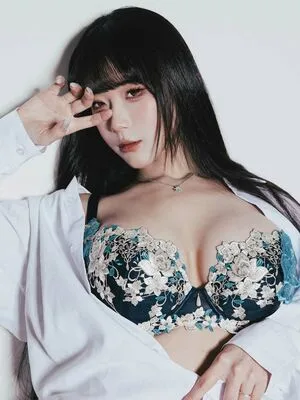 Ling Chen OnlyFans Leaked Free Thumbnail Picture - #K9pm4hyVZr