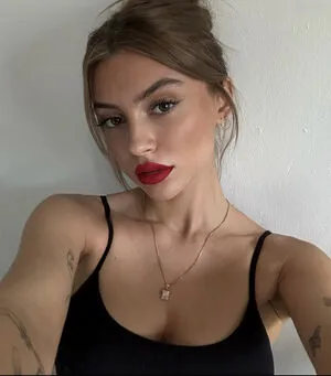 Linuschka OnlyFans Leaked Free Thumbnail Picture - #StzANcSRAm