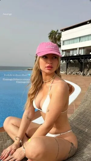Linuschka OnlyFans Leaked Free Thumbnail Picture - #tY3N1l3zjd