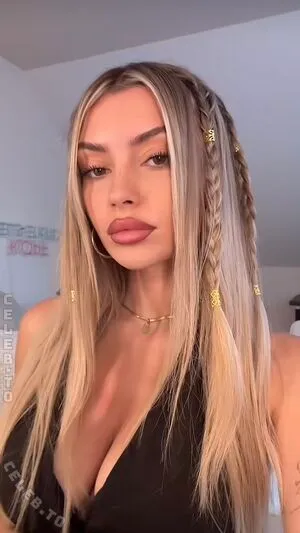 Linuschka OnlyFans Leaked Free Thumbnail Picture - #vSNOaeiFt1