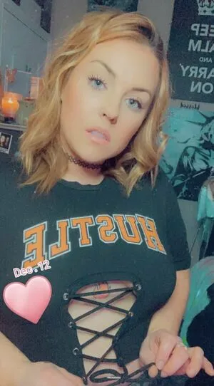 Linzflame315 OnlyFans Leaked Free Thumbnail Picture - #3aTt1YQuE5