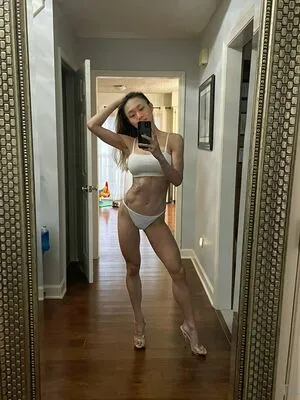 Lioness In The Sun OnlyFans Leaked Free Thumbnail Picture - #AVBLiFlh3L