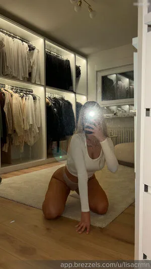 Lisa Crmn OnlyFans Leaked Free Thumbnail Picture - #TN1l0vIR55