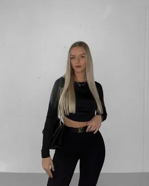 Lisa Crmn OnlyFans Leaked Free Thumbnail Picture - #xfMzOCDuKx