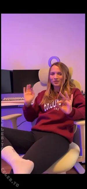 Lisa Kppers OnlyFans Leaked Free Thumbnail Picture - #L8EwDk4woc