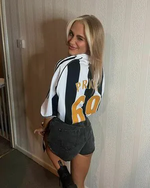 Lisa Price OnlyFans Leaked Free Thumbnail Picture - #apkLfKUMas