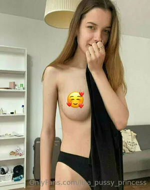 Lisa Pussy Princess OnlyFans Leaked Free Thumbnail Picture - #6t2mmfJp3c