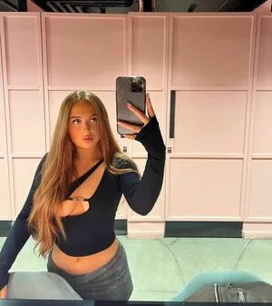 Lisa Sutherland OnlyFans Leaked Free Thumbnail Picture - #O3Zpnt8rH1