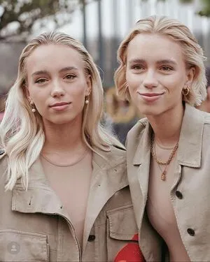 Lisa Und Lena OnlyFans Leaked Free Thumbnail Picture - #ZZckCb7E4g