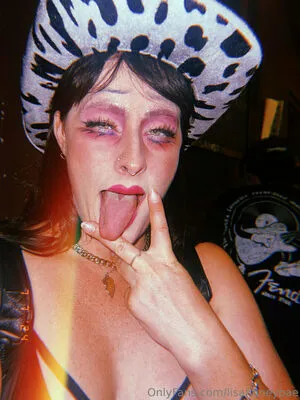 Lisahoneybae OnlyFans Leaked Free Thumbnail Picture - #B1Y4Zu5Cy1