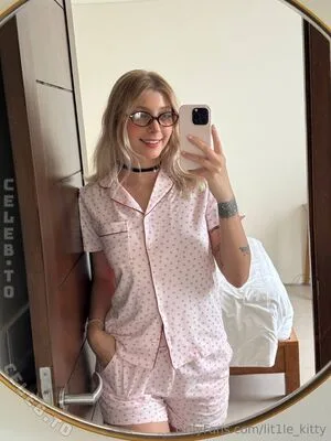 Lit1le Kitty OnlyFans Leaked Free Thumbnail Picture - #LRFUxleHDx