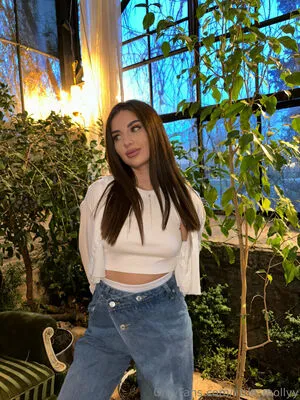 Little Mollyy OnlyFans Leaked Free Thumbnail Picture - #57ufnzF2fN