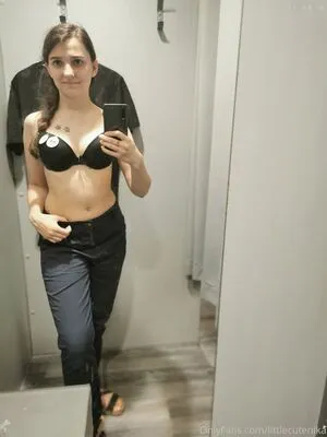 Little Nika Aka Littlecutenika OnlyFans Leaked Free Thumbnail Picture - #mHwfaPe3Je