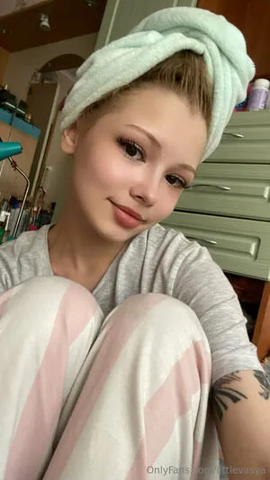 Little Shelly OnlyFans Leaked Free Thumbnail Picture - #0WqjwV78Nj