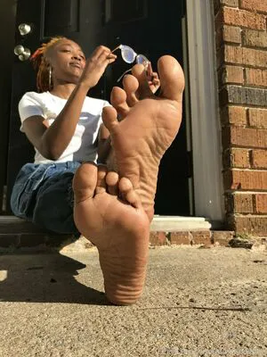 Littleebonyfeet OnlyFans Leaked Free Thumbnail Picture - #4gXYF86qUe