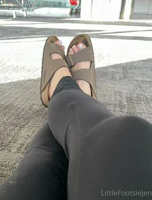 Littlefootsiejen1 OnlyFans Leaked Free Thumbnail Picture - #Uq5y8g8RuS