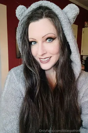Littlegothinheels OnlyFans Leaked Free Thumbnail Picture - #gC3oigL4Oy
