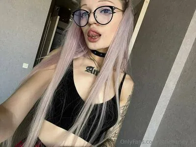 Littleharley Q OnlyFans Leaked Free Thumbnail Picture - #CCOipl1APO