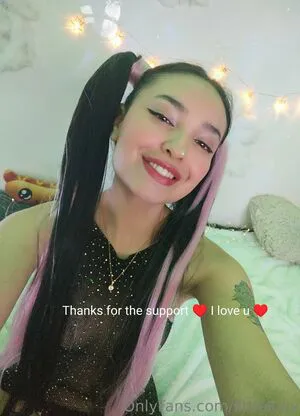 Littleluxy OnlyFans Leaked Free Thumbnail Picture - #GLifDIe4af