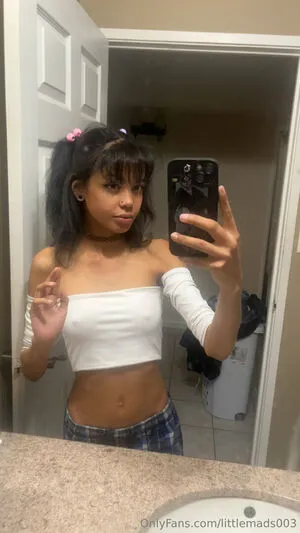 Littlemads003 OnlyFans Leaked Free Thumbnail Picture - #widrarjGlb