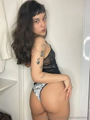 Littlemisskimmy OnlyFans Leaked Free Thumbnail Picture - #4bedl5r08W