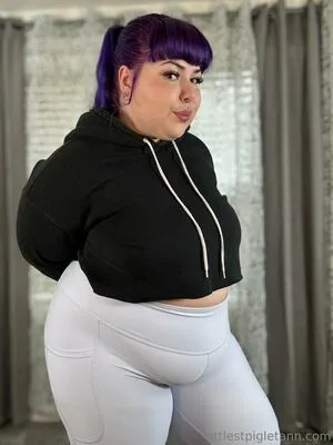 Littlestpigletann OnlyFans Leaked Free Thumbnail Picture - #9918UlwkNY