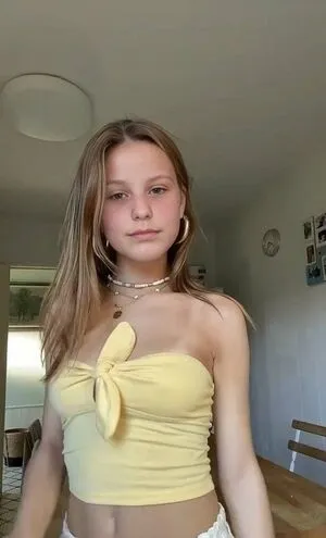 Littlezoee OnlyFans Leaked Free Thumbnail Picture - #Wc3waCQ7mf