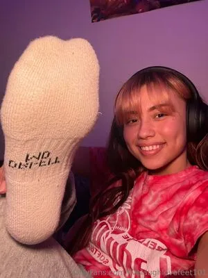 Livelaughlovefeet101 OnlyFans Leaked Free Thumbnail Picture - #ci77l9amaU