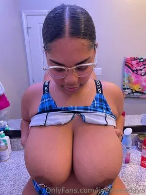 Liveloveadaya OnlyFans Leaked Free Thumbnail Picture - #M0vPE0w1SU