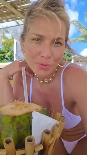 Livia Andrade OnlyFans Leaked Free Thumbnail Picture - #olUHatNo81