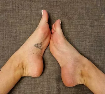 Livie Feet OnlyFans Leaked Free Thumbnail Picture - #ysMDGZUQka