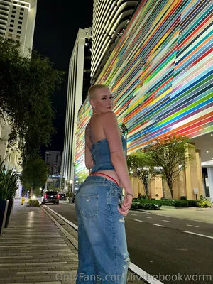 Livthebookworm OnlyFans Leaked Free Thumbnail Picture - #5d9yjHn9je